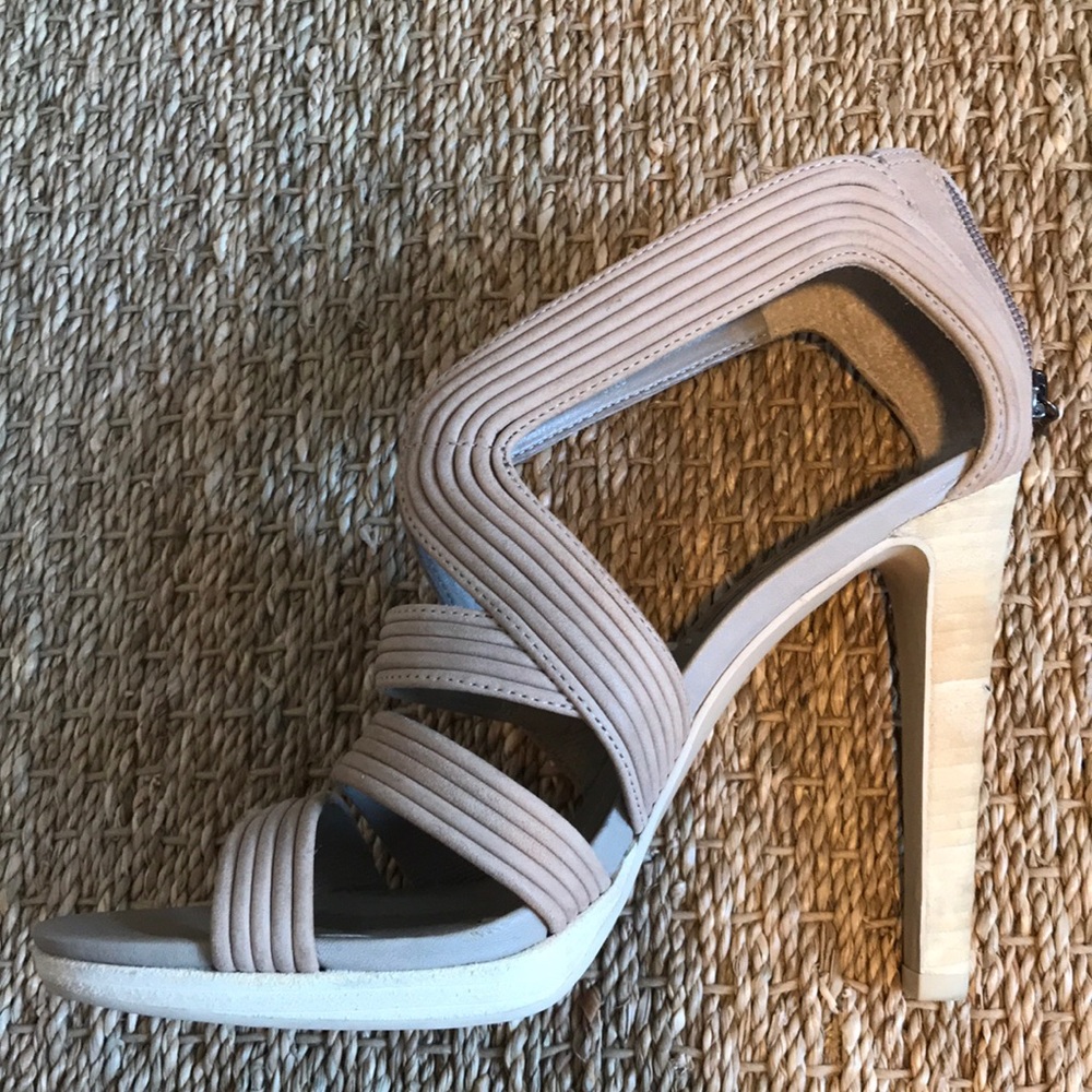 BCBG Heels - Picture 3 of 7
